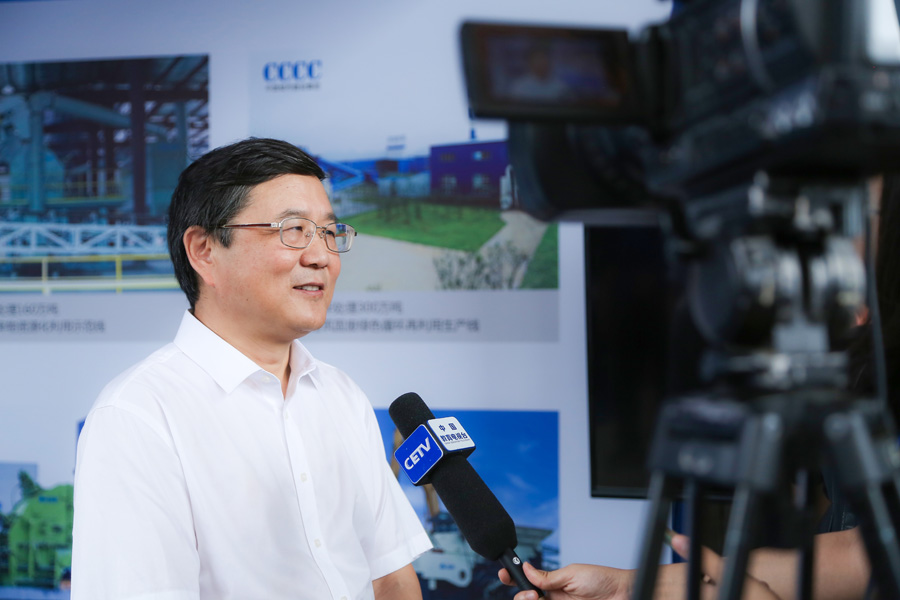 山美股份董事長楊安民接受中國教育電視臺采訪，談建筑垃圾資源化處理