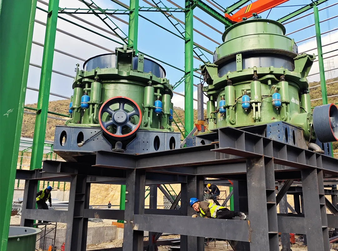 2臺SMS8000M大型多缸液壓圓錐破碎機(jī)服務(wù)于福建時(shí)產(chǎn)1500噸精品砂石骨料生產(chǎn)項(xiàng)目